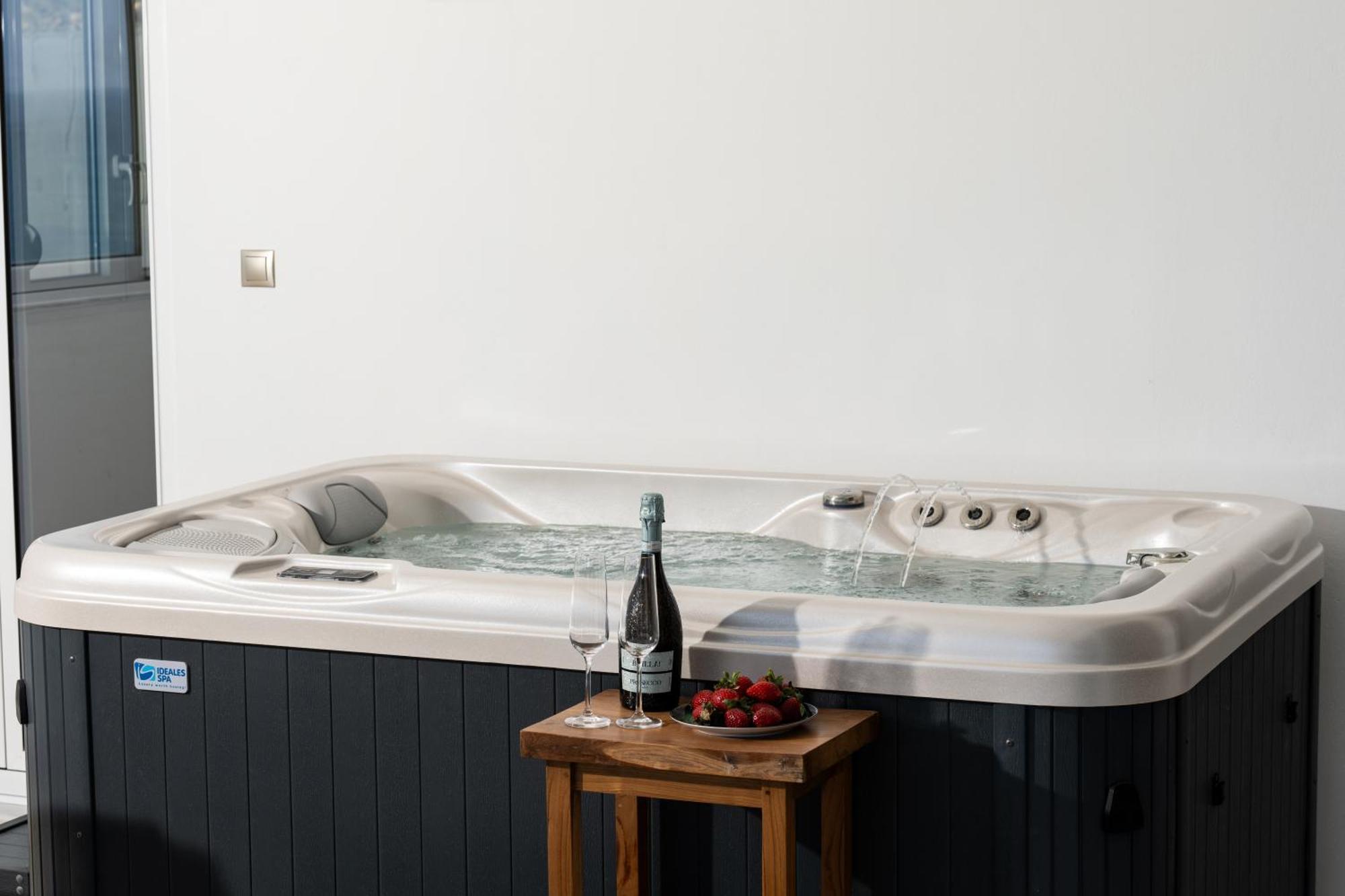 Secret View Apartment, With Private Jacuzzi Rethymno  Екстер'єр фото